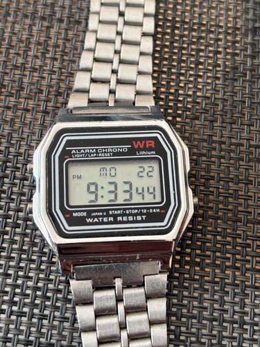 Klassische digitaluhr mit - digitaluhr,